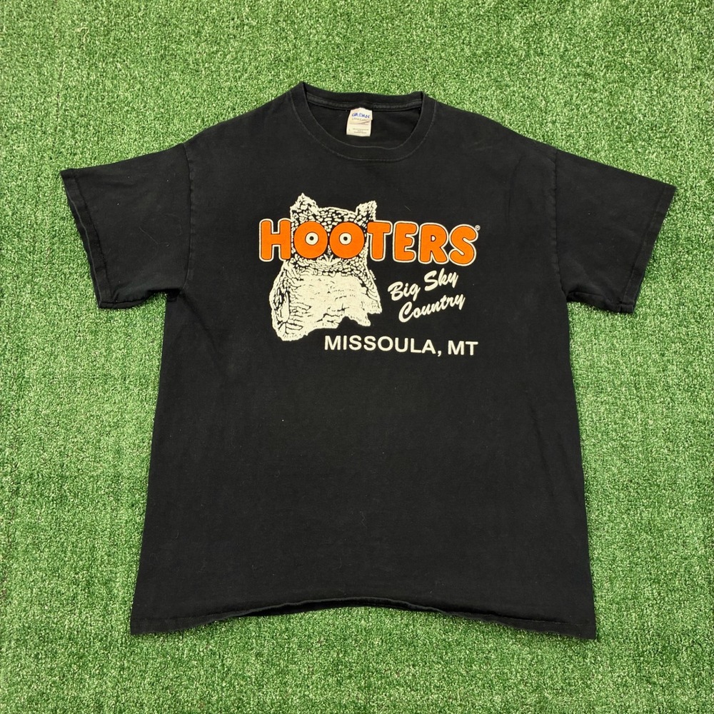 Y2K Hooters Graphic T-shirt